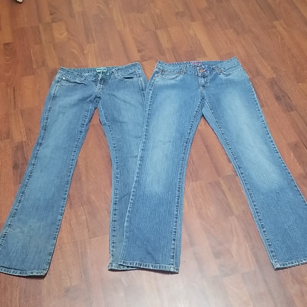 2 pairs Wrangler jeans